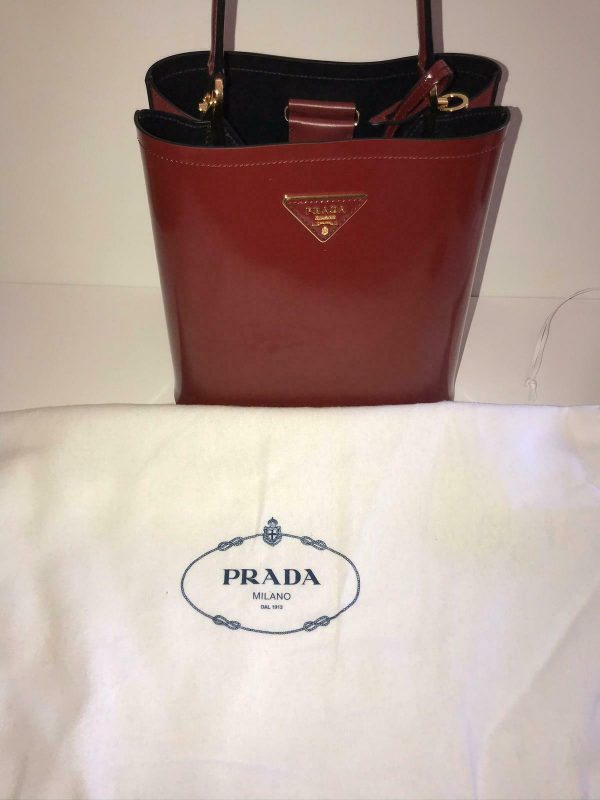 Prada 1BA212 medium panier bag red black